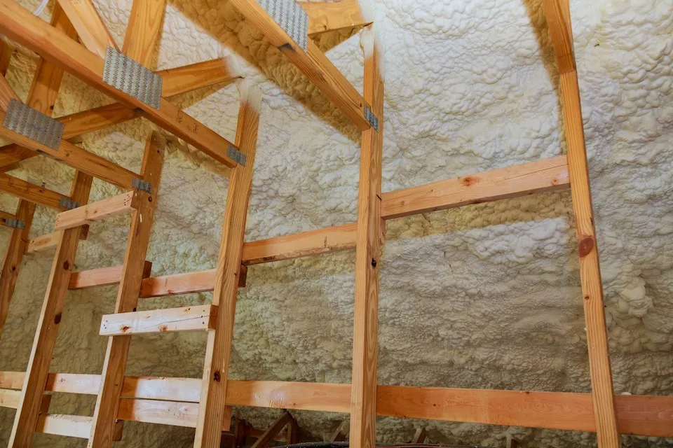 Fresh spray foam coverage in a building cavity